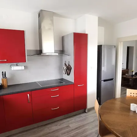 Comfortable For Long-term Apartment *